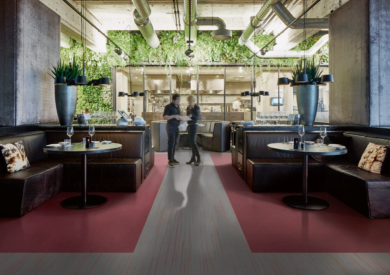 Prijswinnend en gloednieuw Marmoleum Striato in fraaie horeca gelegenheid Prijswinnend en gloednieuw Marmoleum Striato in fraaie horeca gelegenheid