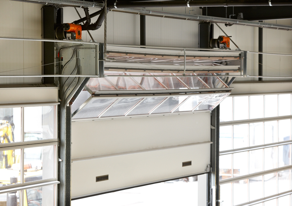 De hooggeplaatste motor bespaart ruimte De hooggeplaatste motor bespaart ruimte