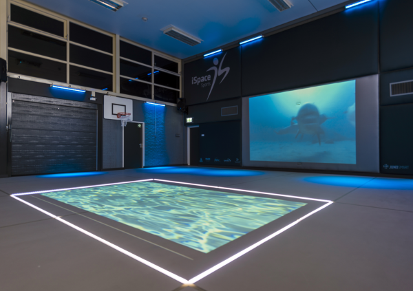 iSpace Sports gymzaal Opeinde met onderwater projectie op wand en vloer