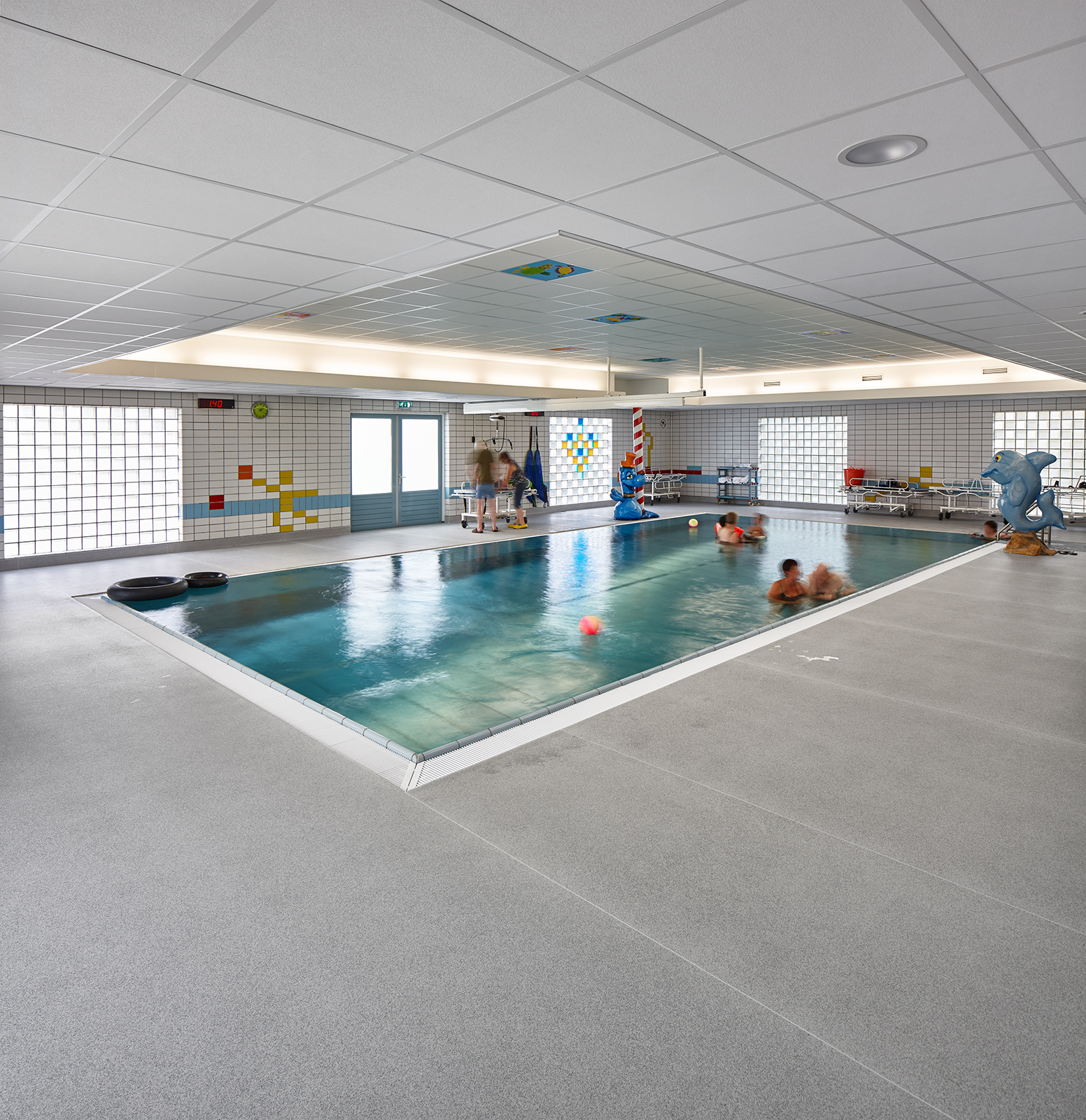 Perfecte kleurafstemming en hoogwaardig gebruiksgemak van de vloer in natte ruimtes Perfecte kleurafstemming en hoogwaardig gebruiksgemak van de vloer in natte ruimtes