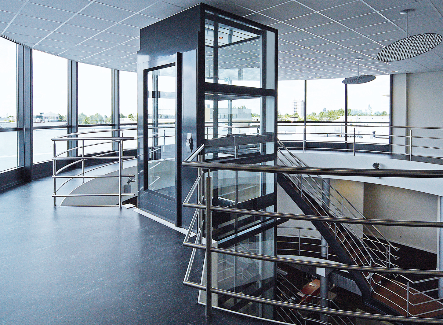 Personenlift A-5000, dé ruimtebesparende oplossing Personenlift A-5000, dé ruimtebesparende oplossing