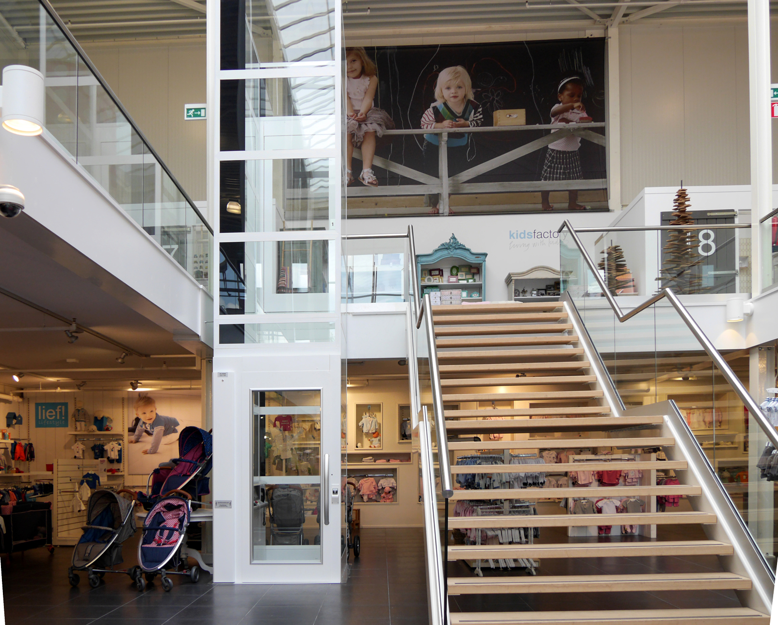 Personenlift A-5000, dé ruimtebesparende oplossing Personenlift A-5000, dé ruimtebesparende oplossing
