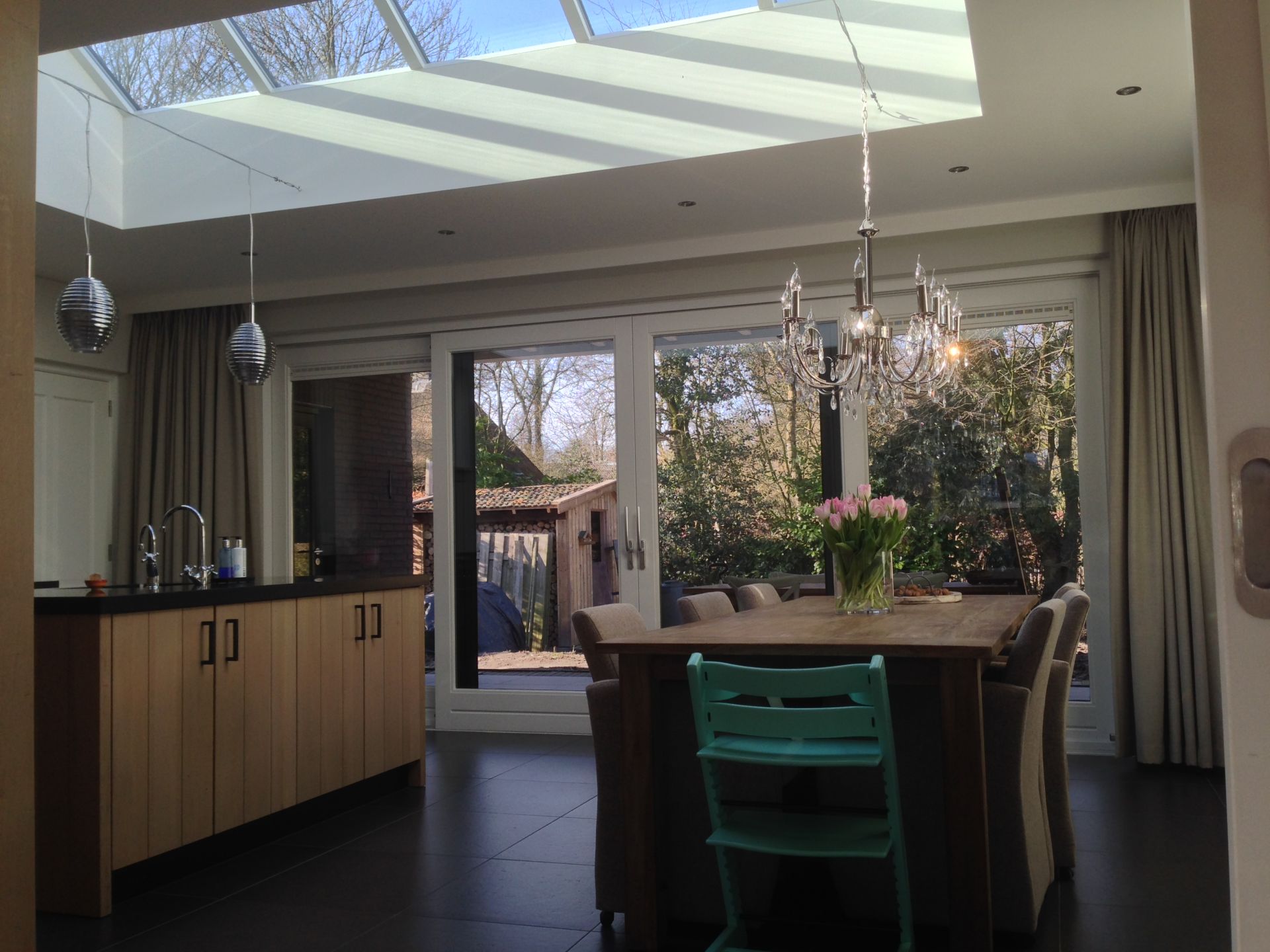 Daglicht in de winter. Haal meer naar binnen door een Luxlight-platdakraam