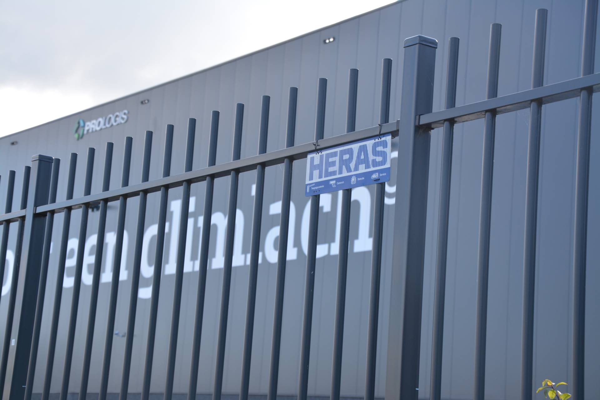 Coolblue kiest voor duurzaam hekwerk Heras