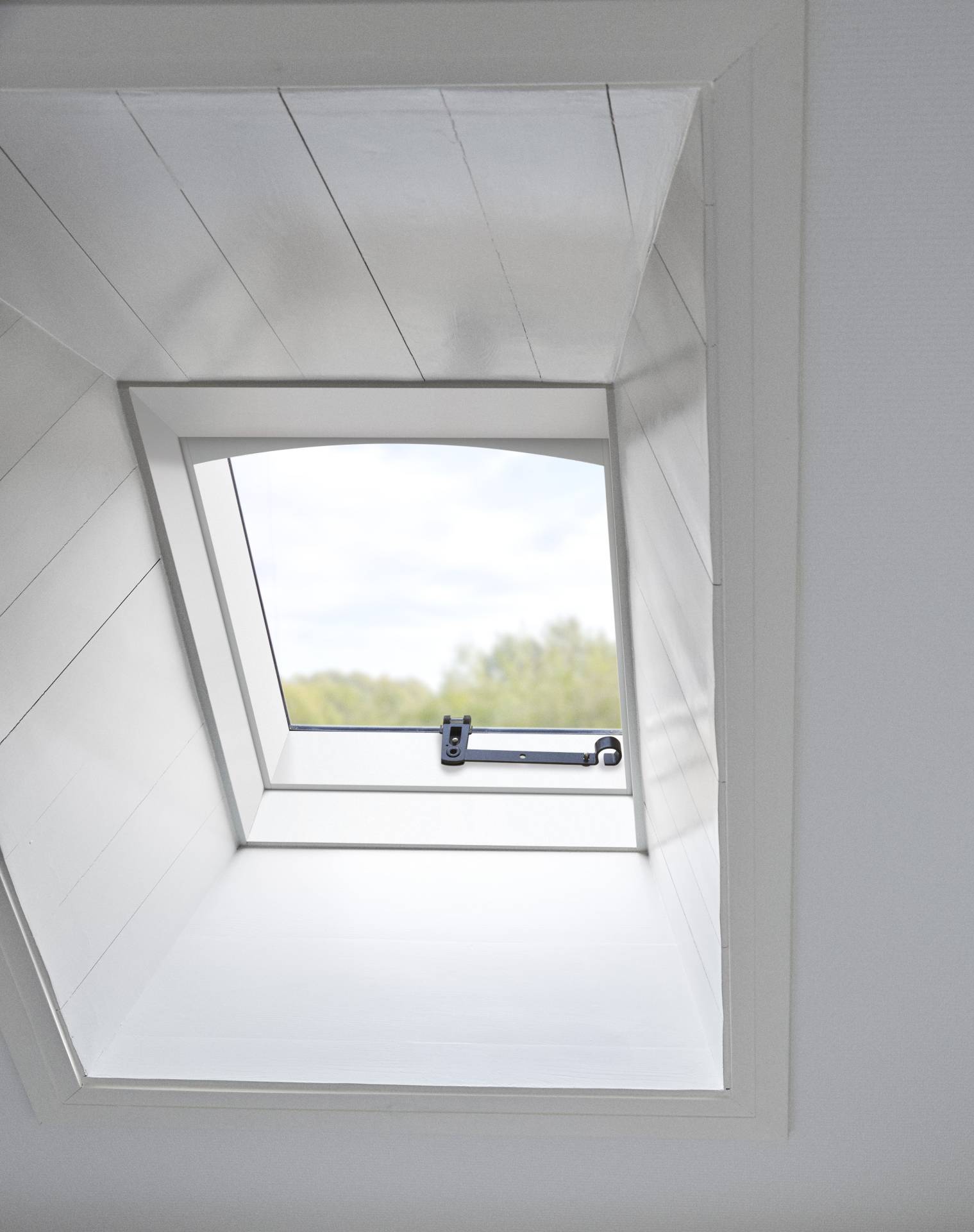 VELUX introduceert eerste dakraam speciaal voor monumentale gebouwen VELUX introduceert eerste dakraam speciaal voor monumentale gebouwen