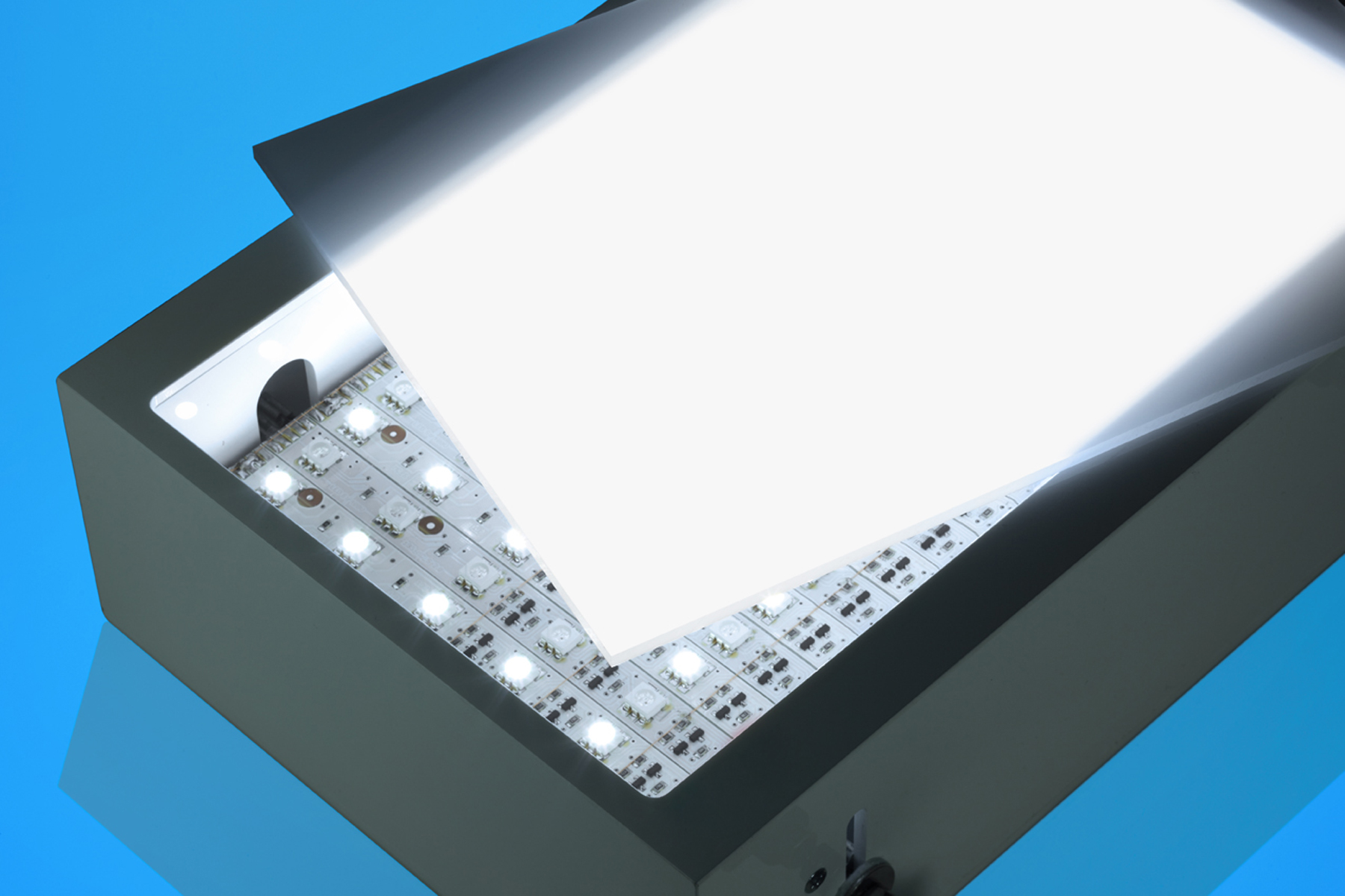 Optimale balans tussen hoge lichttransmissie en spreiding van het licht Optimale balans tussen hoge lichttransmissie en spreiding van het licht