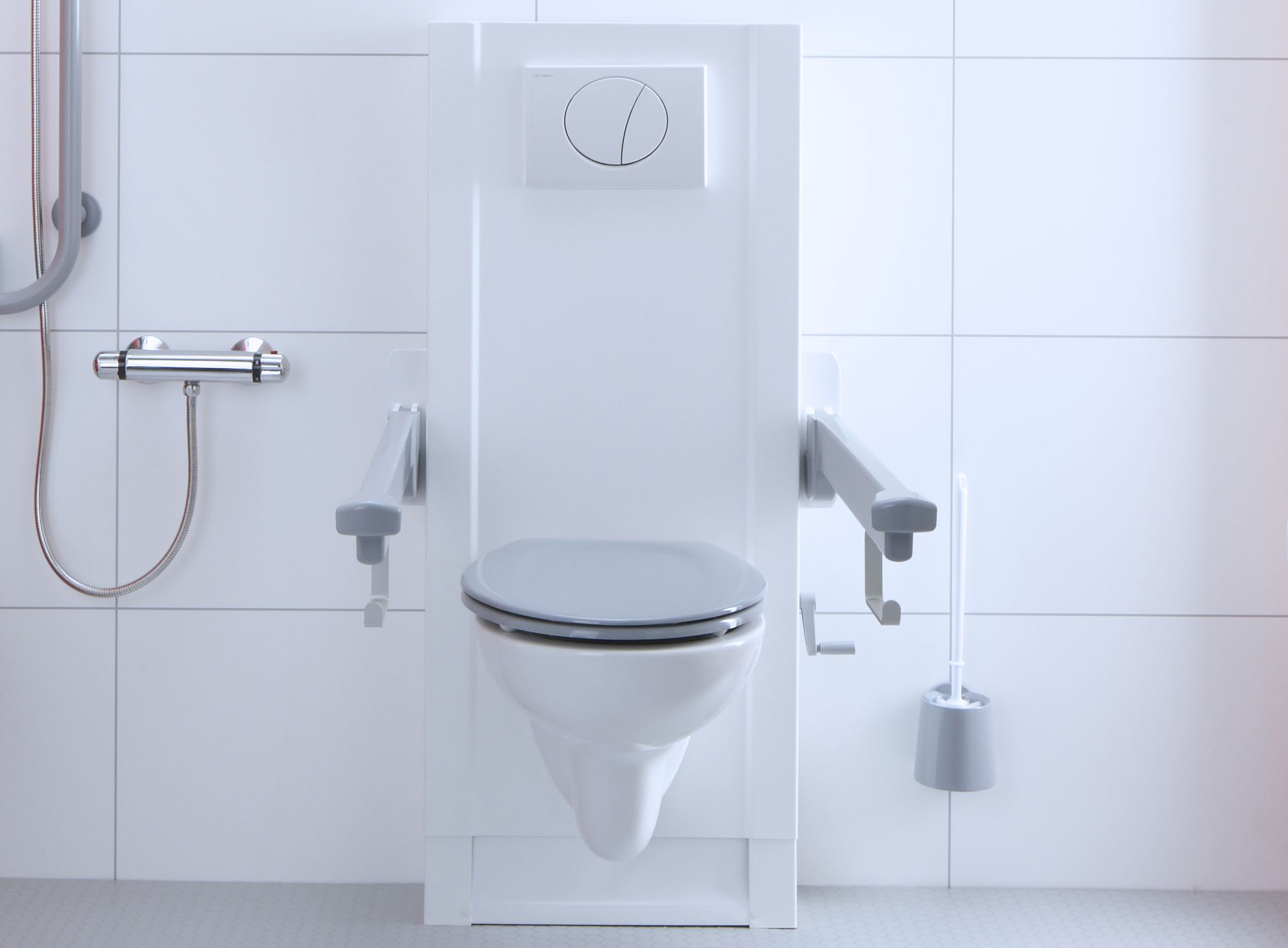 In hoogte verstelbare wc van Bano In hoogte verstelbare wc van Bano