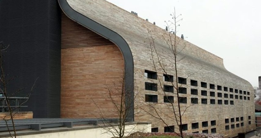 'Felsdaken als constructieve drager en esthetische waterdichte huid' 'Felsdaken als constructieve drager en esthetische waterdichte huid'