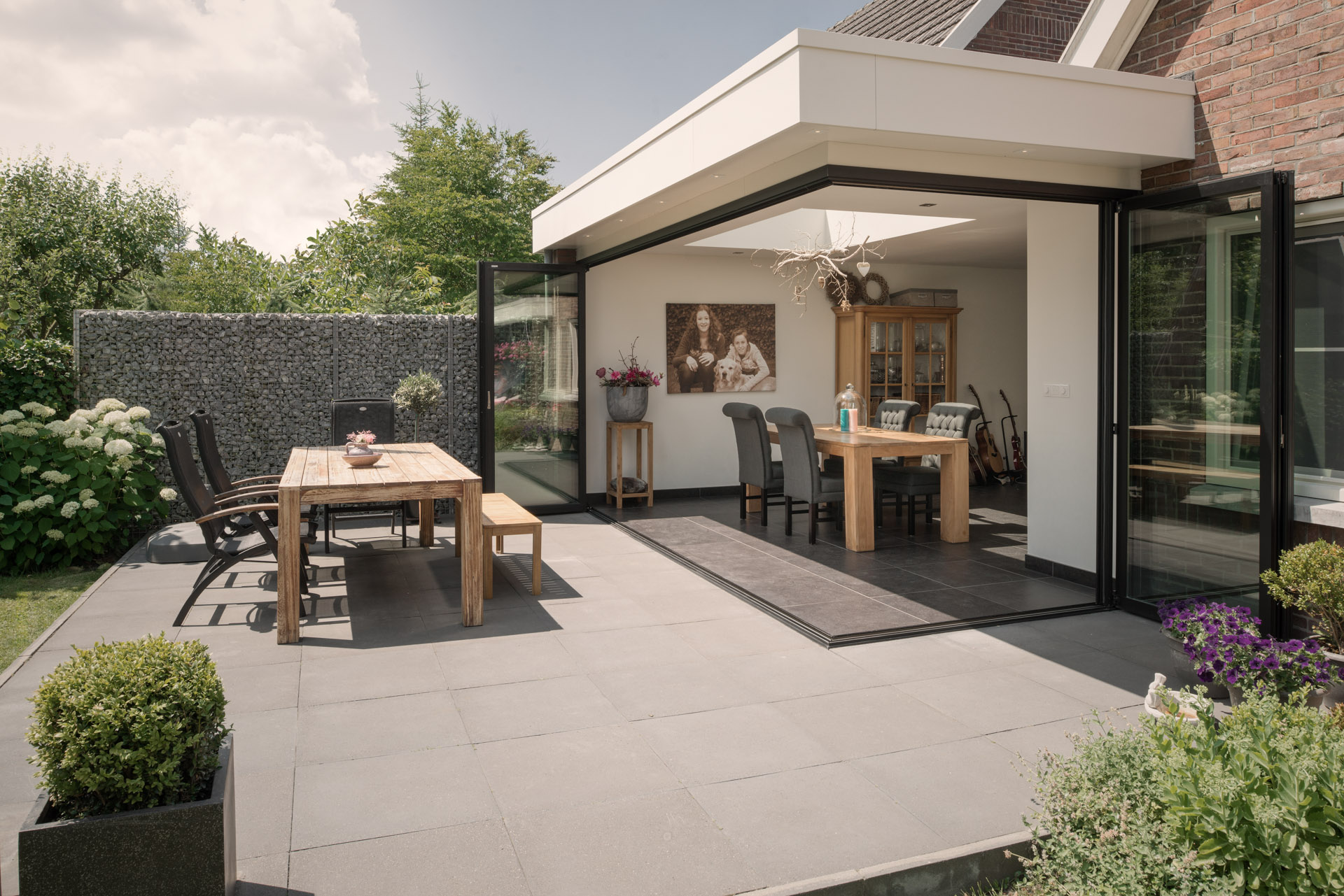 Openheid en transparantie met de glas-vouwwand van Solarlux Openheid en transparantie met de glas-vouwwand van Solarlux