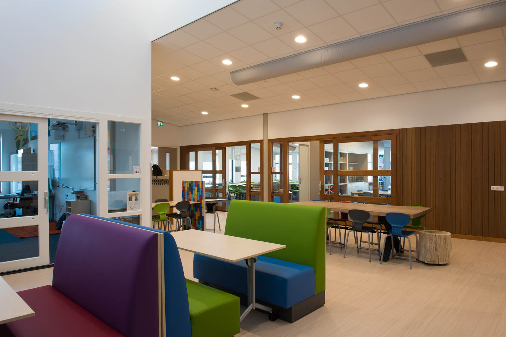 Marmoleum vloeren van Forbo Flooring zorgen voor natuurlijke uitstraling duurzaamste school Nederland Marmoleum vloeren van Forbo Flooring zorgen voor natuurlijke uitstraling duurzaamste school Nederland
