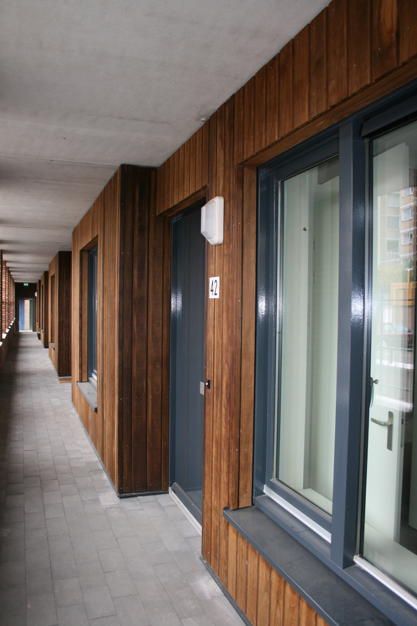 galerij met houten gevels