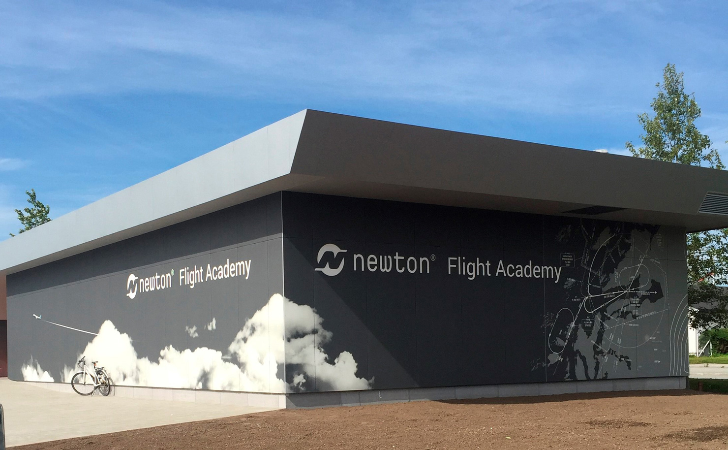 Newton Flight Academy met steni vision gevelbekleding Newton Flight Academy met steni vision gevelbekleding