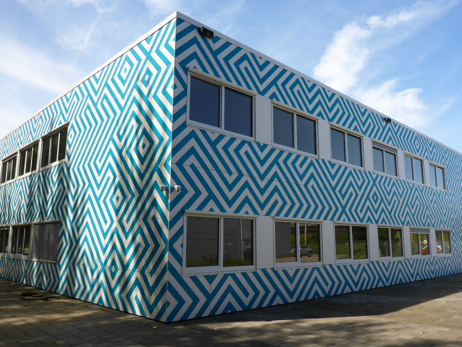 Islamitische school Naritaweg Amsterdam met steni vision gevelbekleding Islamitische school Naritaweg Amsterdam met steni vision gevelbekleding