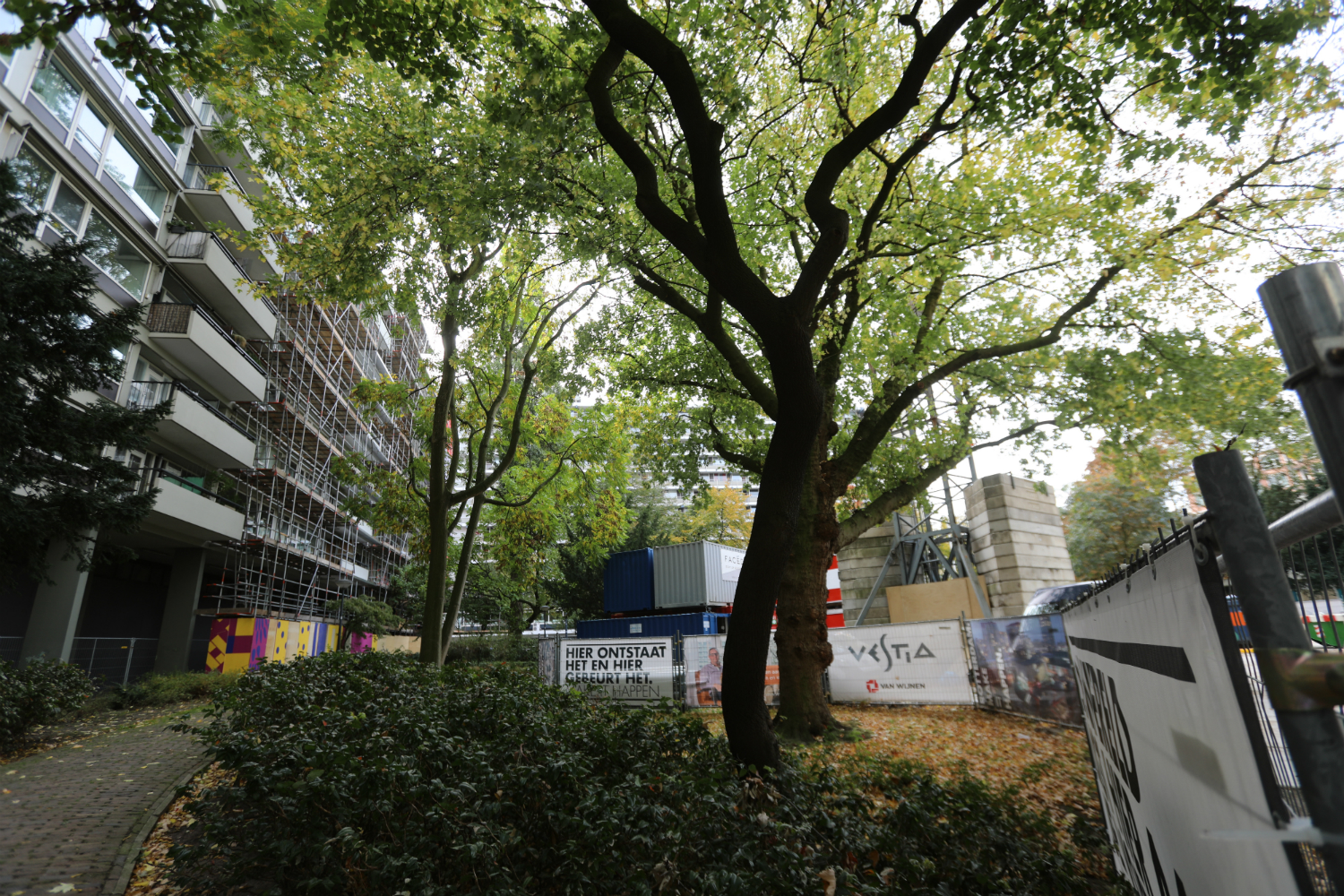 Jan Evertsenplaats Rotterdam, renovatie in volle gang Jan Evertsenplaats Rotterdam, renovatie in volle gang