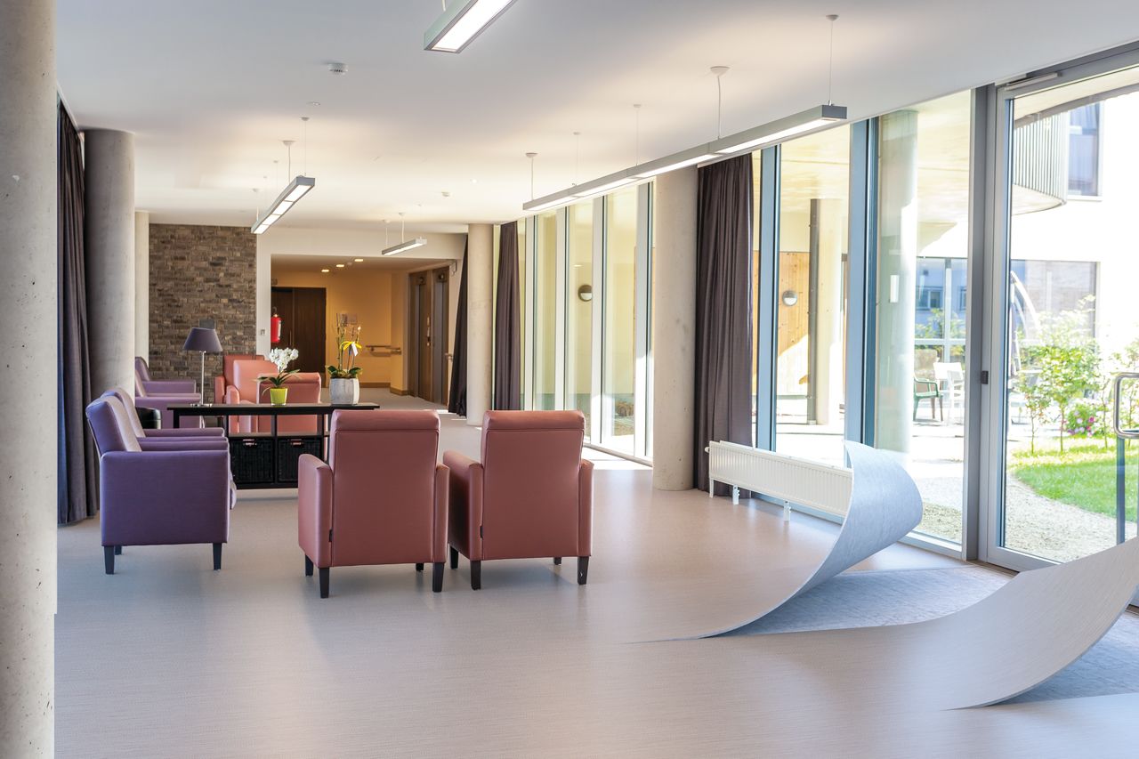 De stille en fraaie Sarlon Modul’Up vloer ligt in een uurtje De stille en fraaie Sarlon Modul’Up vloer ligt in een uurtje