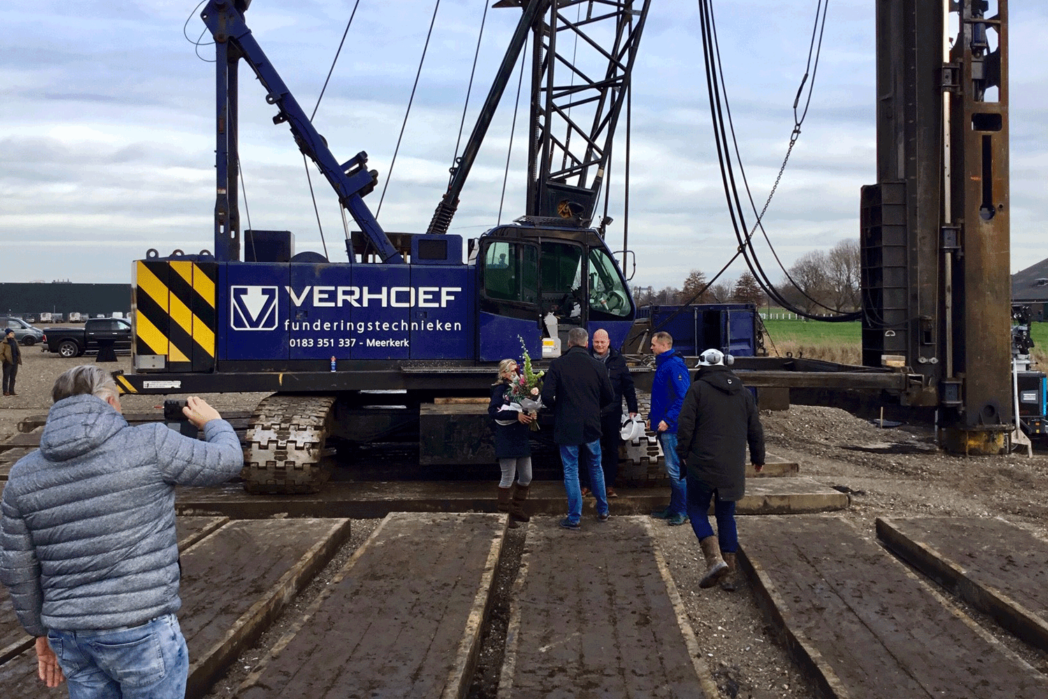 Eerste paal nieuw bedrijfscomplex Metacon de grond in Eerste paal nieuw bedrijfscomplex Metacon de grond in