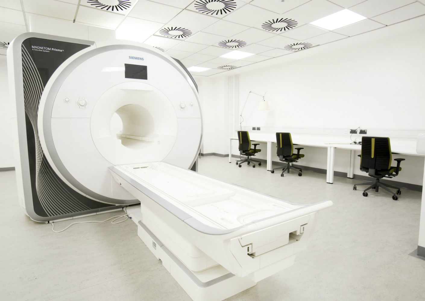 Ecophon Hygiene akoestisch plafondsysteem Cardiff University Brain Research Imaging Centre Ecophon Hygiene akoestisch plafondsysteem Cardiff University Brain Research Imaging Centre