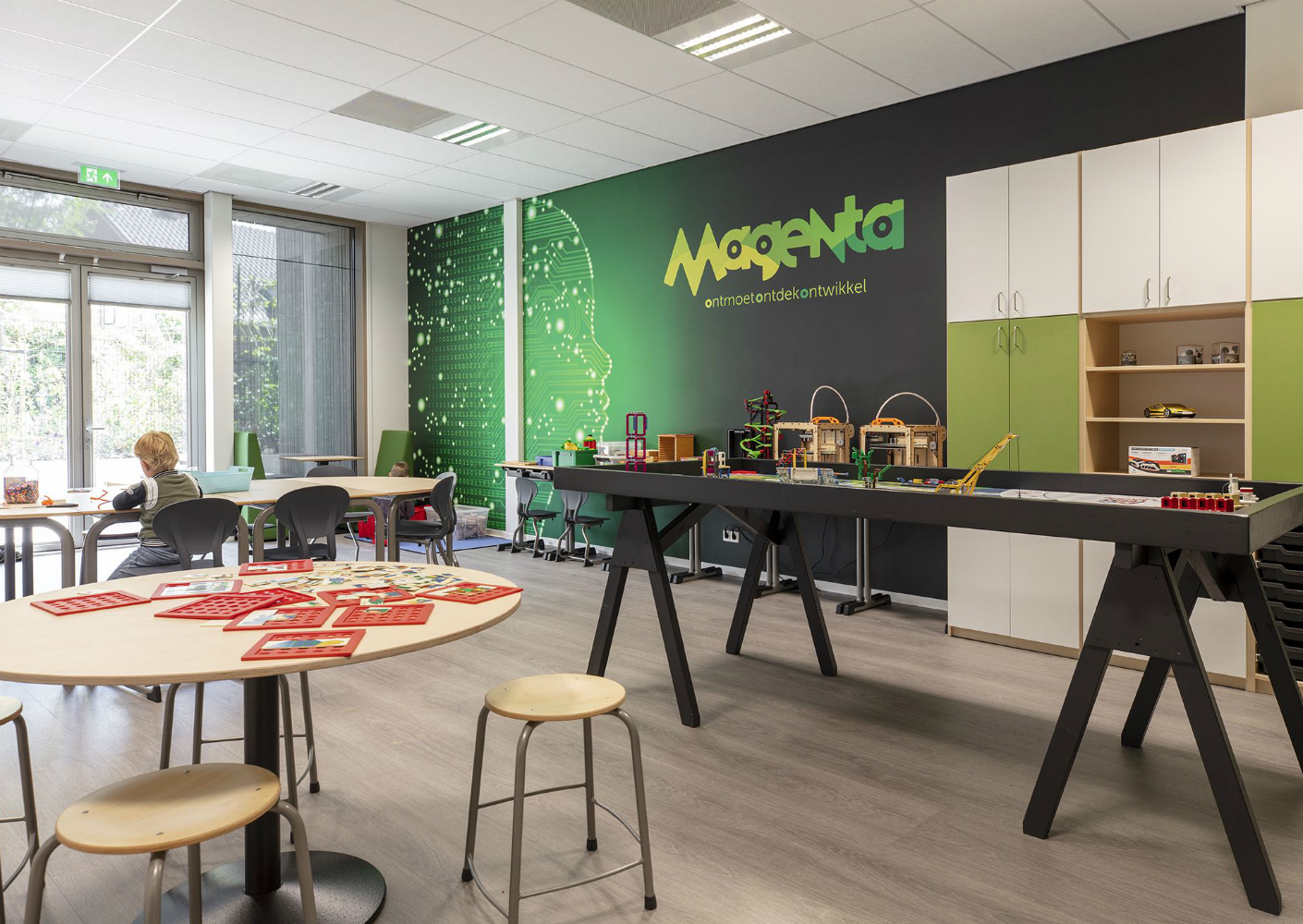 IKC Magenta. Op de vloer: Allura Wood van Forbo Flooring IKC Magenta. Op de vloer: Allura Wood van Forbo Flooring