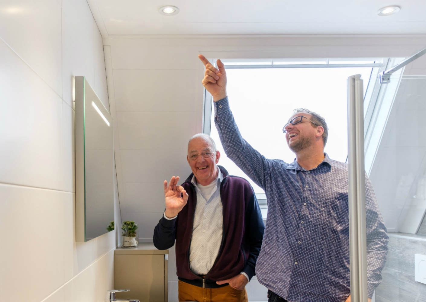 Familie Kostense blij met hun plafond Familie Kostense blij met hun plafond