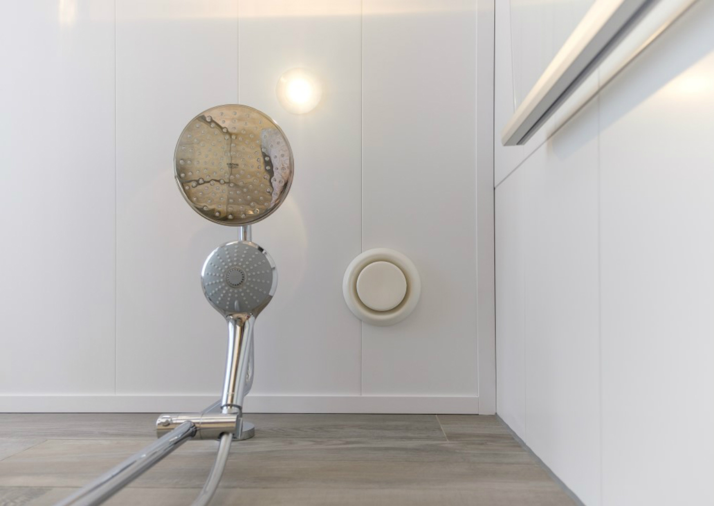 Familie Kostense blij met hun plafond Familie Kostense blij met hun plafond