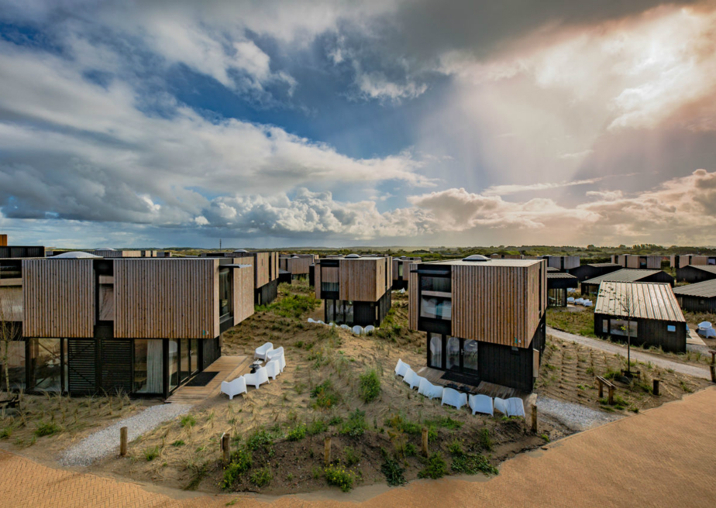Natuurlijk massief houten plafond geeft unieke uitstraling bij vakantiepark Qurios Natuurlijk massief houten plafond geeft unieke uitstraling bij vakantiepark Qurios