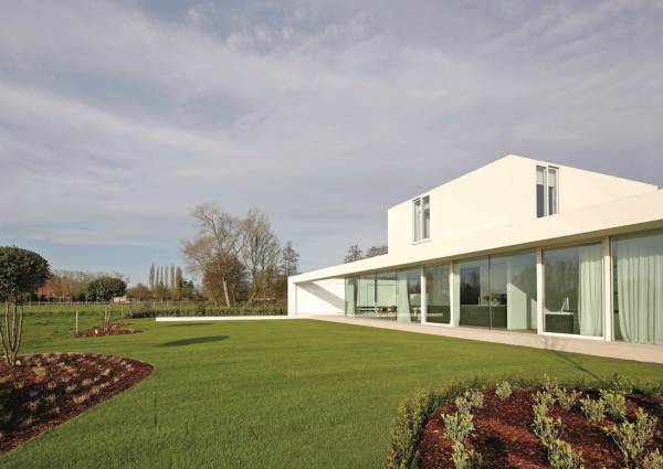 Innovatief verzonken dakrandsysteem voor minimalistische architectuur