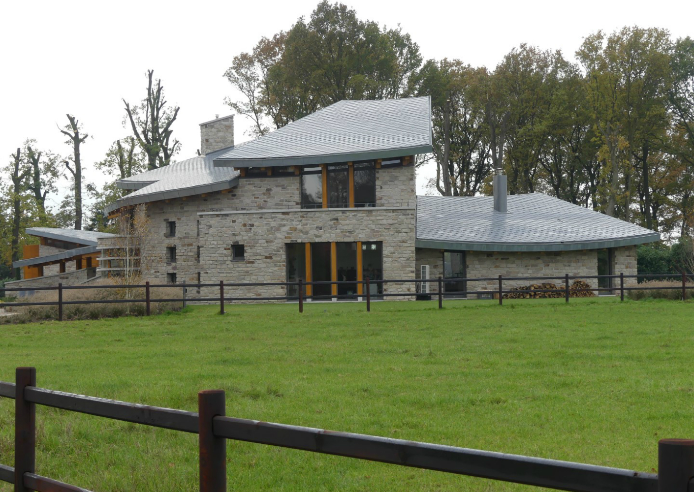 Losanges NedZink NATUREL accentueren getoogd dak