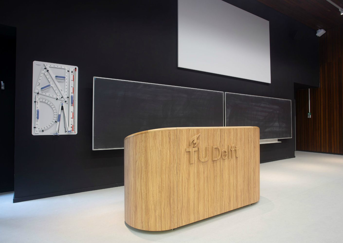 Gerenoveerde zalen TU Delft Gerenoveerde zalen TU Delft