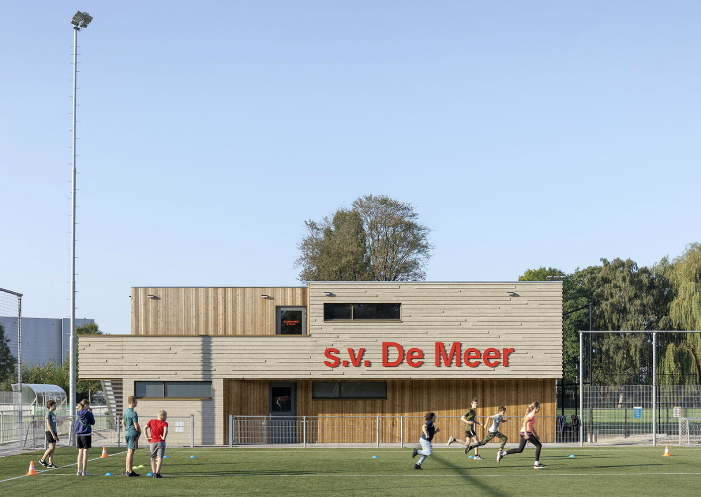 Topdesign vuilwerk in moderne jas! Topdesign vuilwerk in moderne jas!