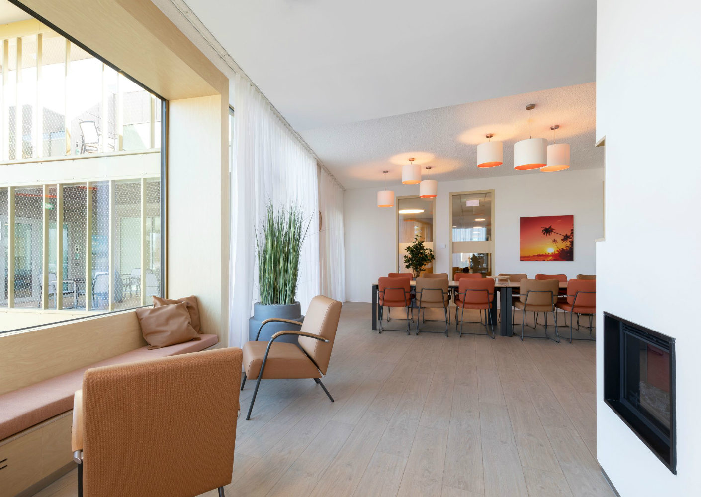 Nieuwe, open en lichte kliniek in groene omgeving Nieuwe, open en lichte kliniek in groene omgeving