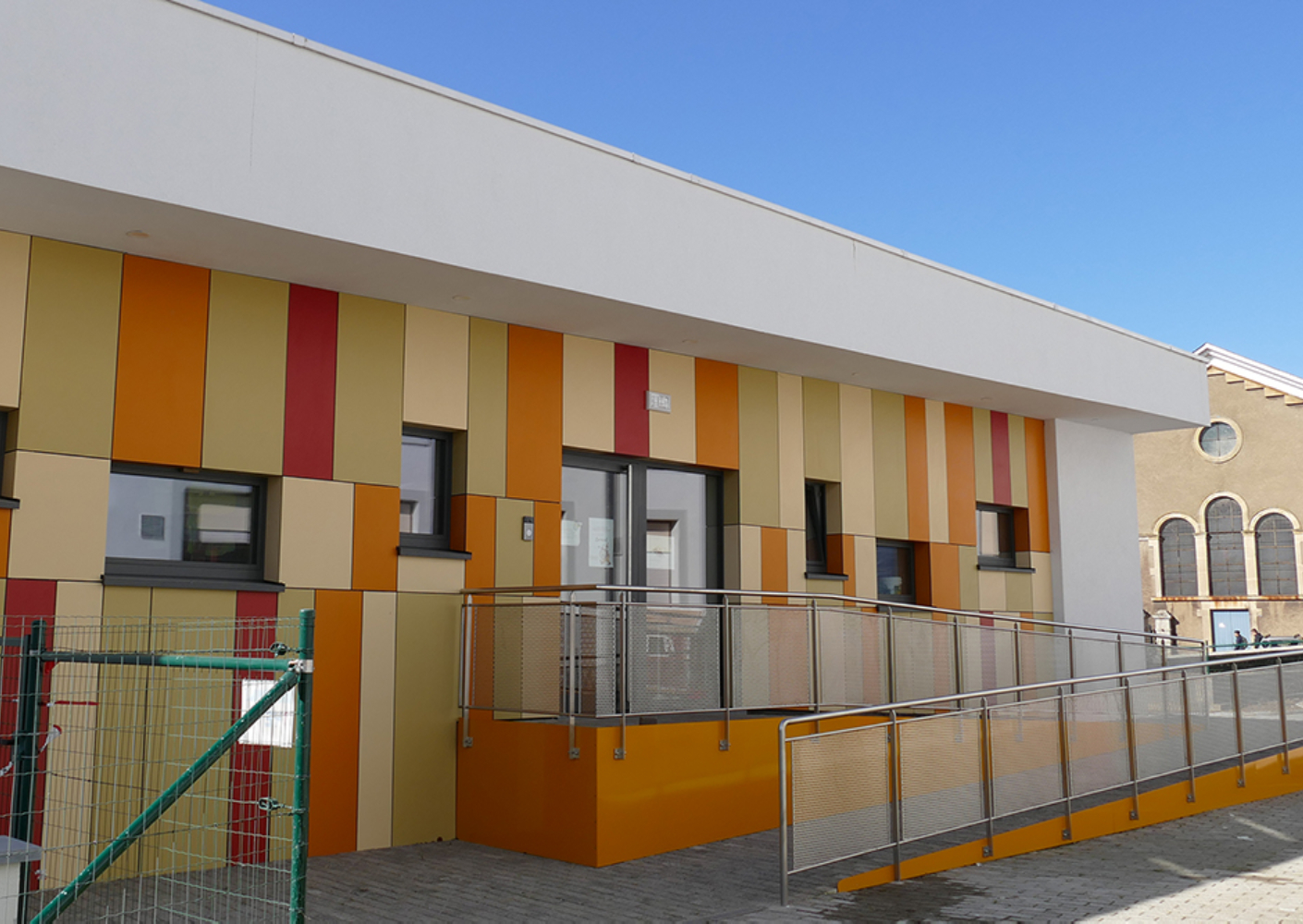 Cembrit: speelse gevelplaten met kleurrijke patronen