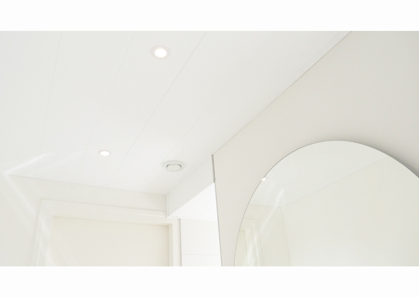 Spotjes bouwen in een kunststof badkamerplafond? Dat kan makkelijk!