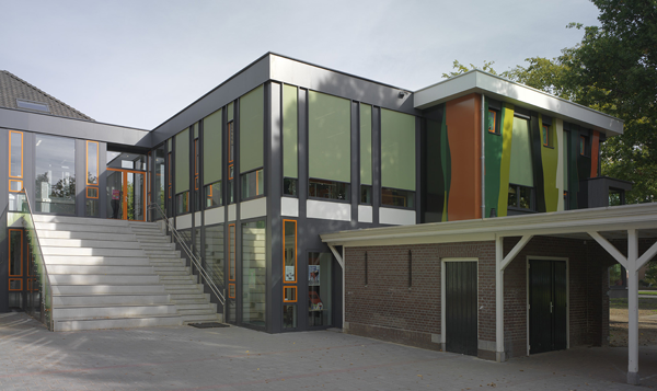 Basisschool Neel in de Nederlandse wijk Maasniel in Roermond