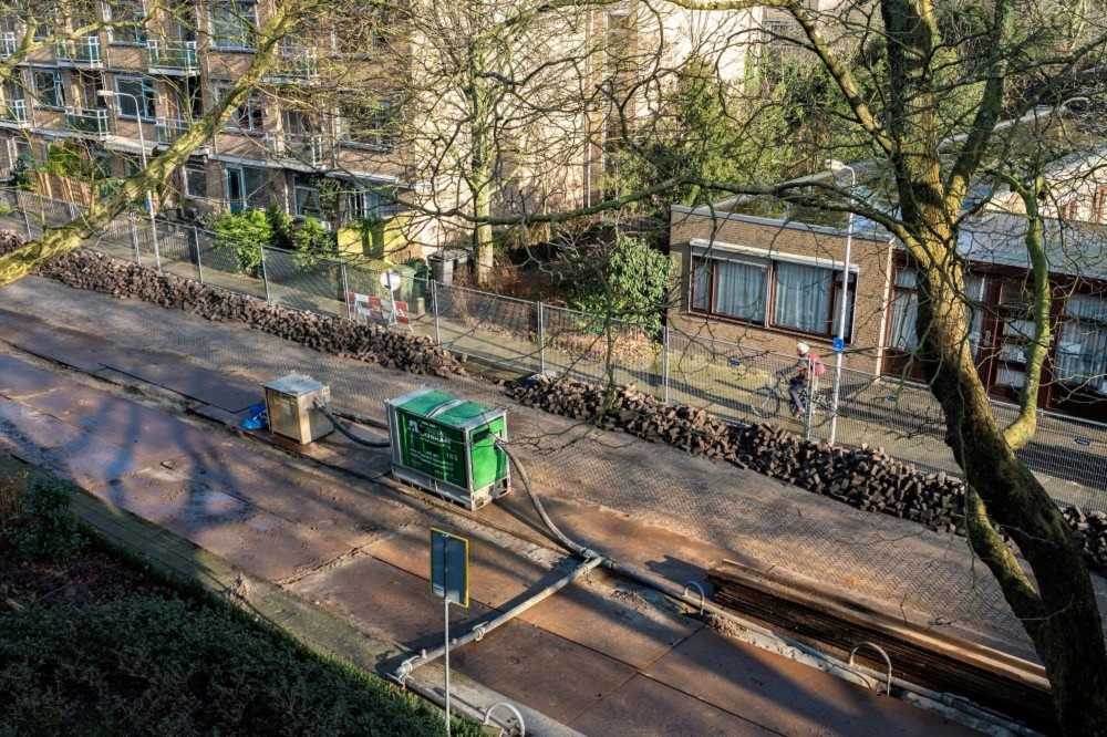 Delft bewijst dat warmtenetten een slimme oplossing zijn voor bestaande woningen in dichtbebouwde steden. Door stijgende gasprijzen, onder andere door toekomstige CO2-belastingen, en hogere elektriciteitskosten door investeringen in het stroomnet, zijn wa