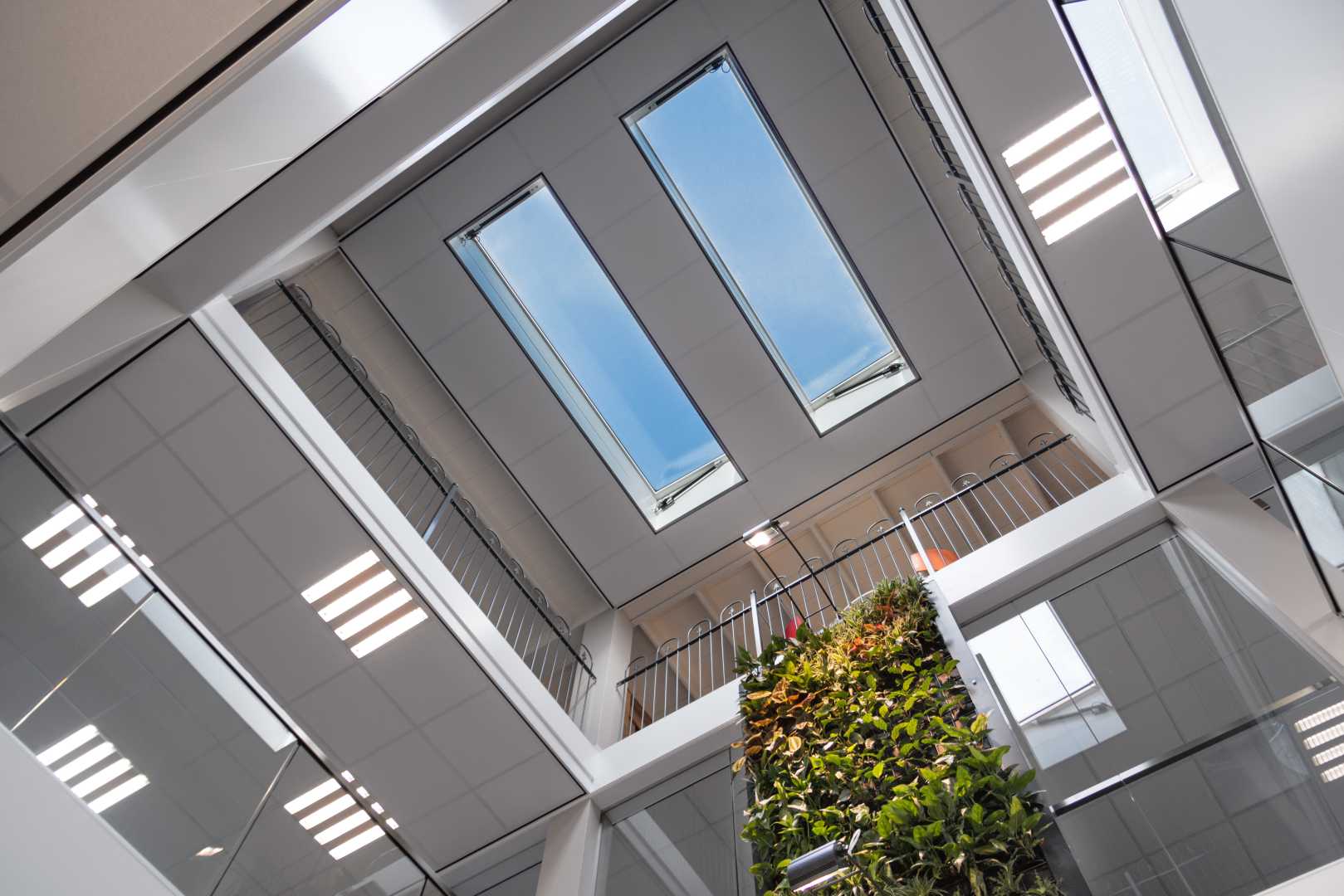 Atrium met dakluik van Gorter Atrium met dakluik