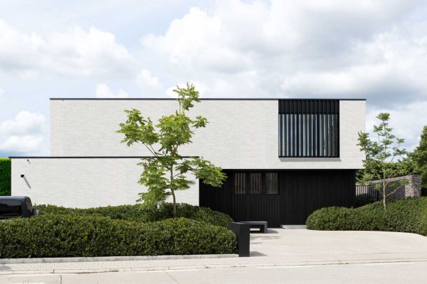 Gevel met witte bakstenen