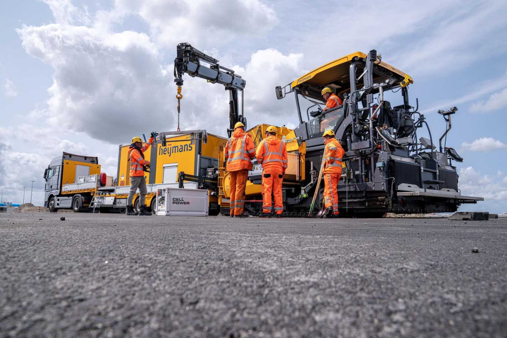 Eerste mobiele laadplein voor elektrisch bouwmaterieel mobiele laadpalen worden geplaatst