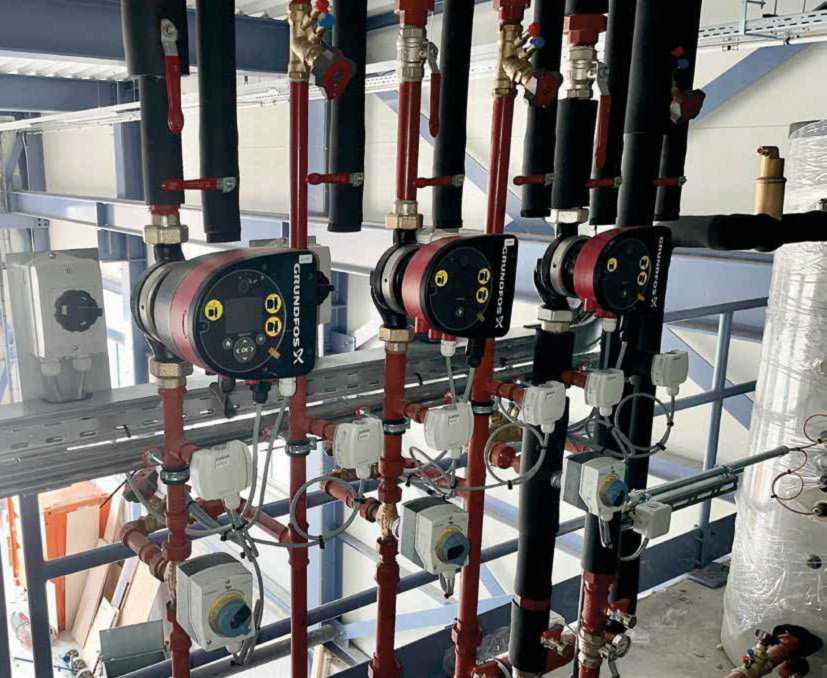 Verwarmingsbuizen kantoorgebouw Verwarmingsbuizen kantoorgebouw