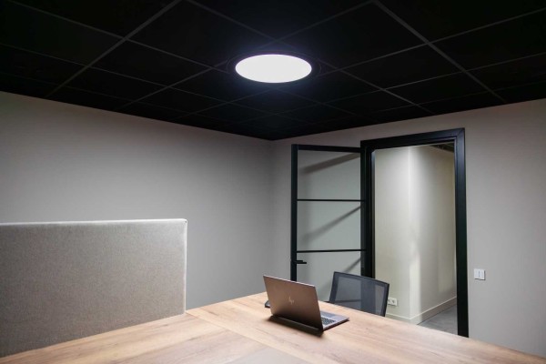 Vergaderkamer met daglichtbuis