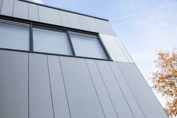 Gevel gerenoveerd met brandwerende gevelplaten