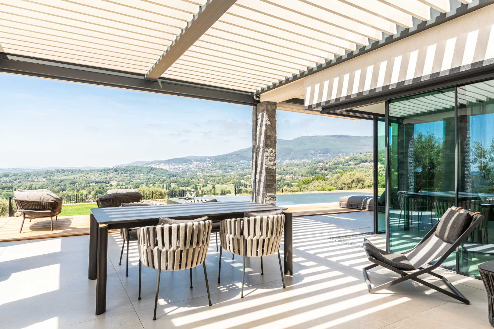 Villa Opio Terras Uitzicht vanaf terras