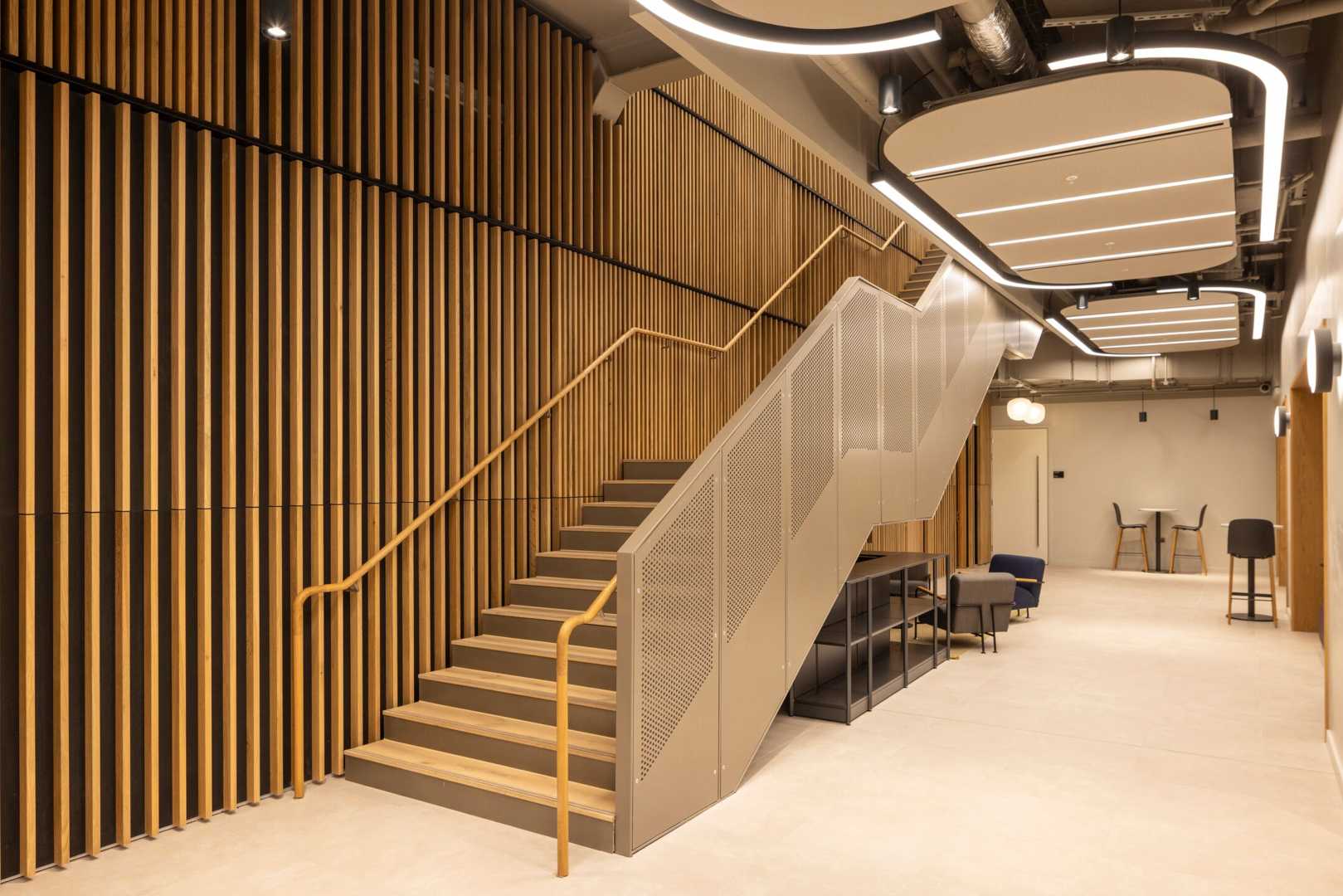 265 The Strand, Verenigd Koninkrijk Derako® Solid Grill Wall Trap met decoratieve plafondverlichting