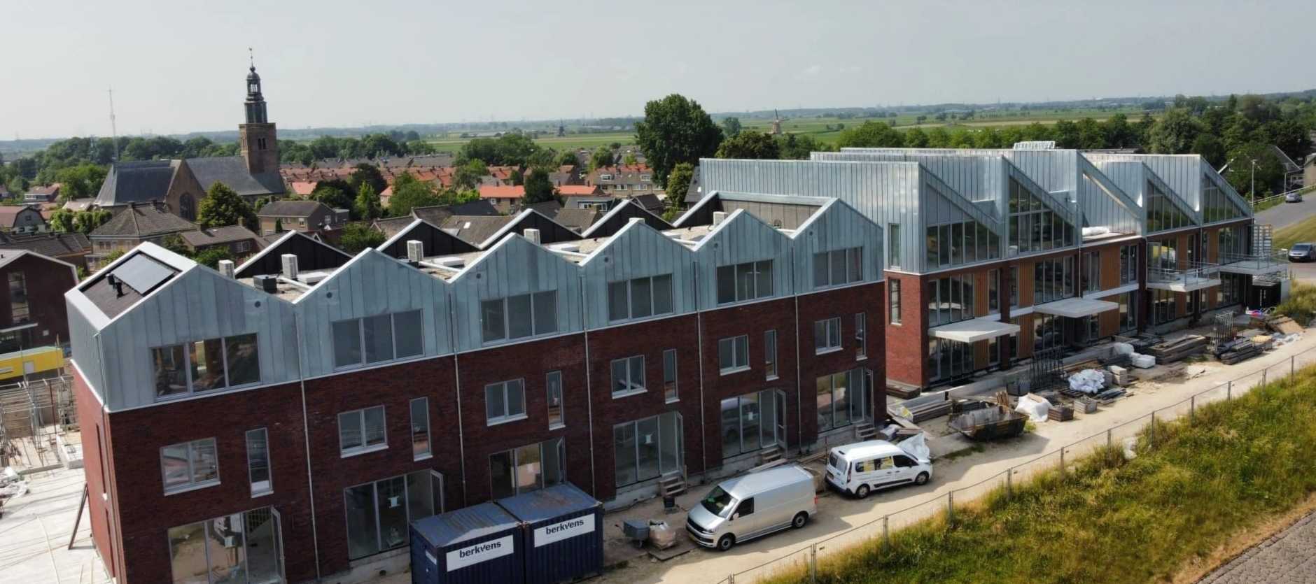 Nedzink daken bij Nieuwe Haven Streefkerk gebouwen met zinken daken