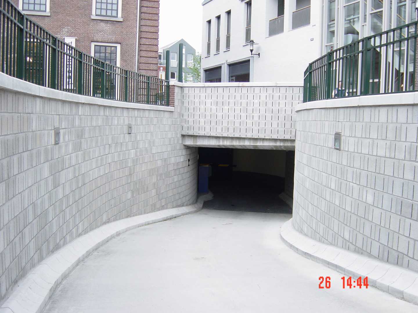 Castellum in Woerden Ingang van een parkeergarage