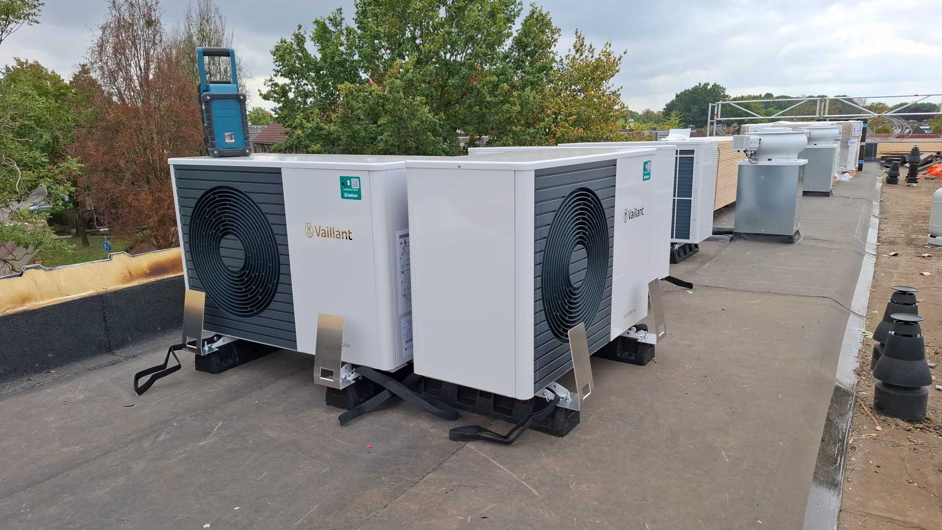 Zoutwaterbatterij vervangt boiler in all-electric appartementencomplex  Vaillant zoutwaterbatterij