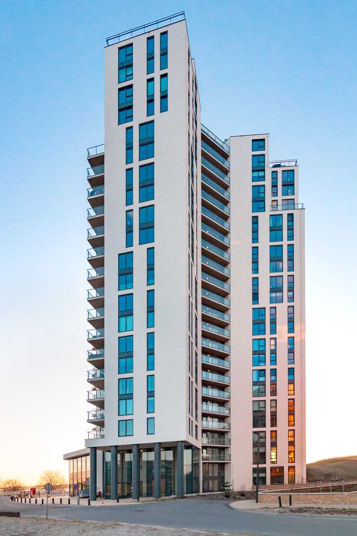 Gebouw met sierpleister gevel