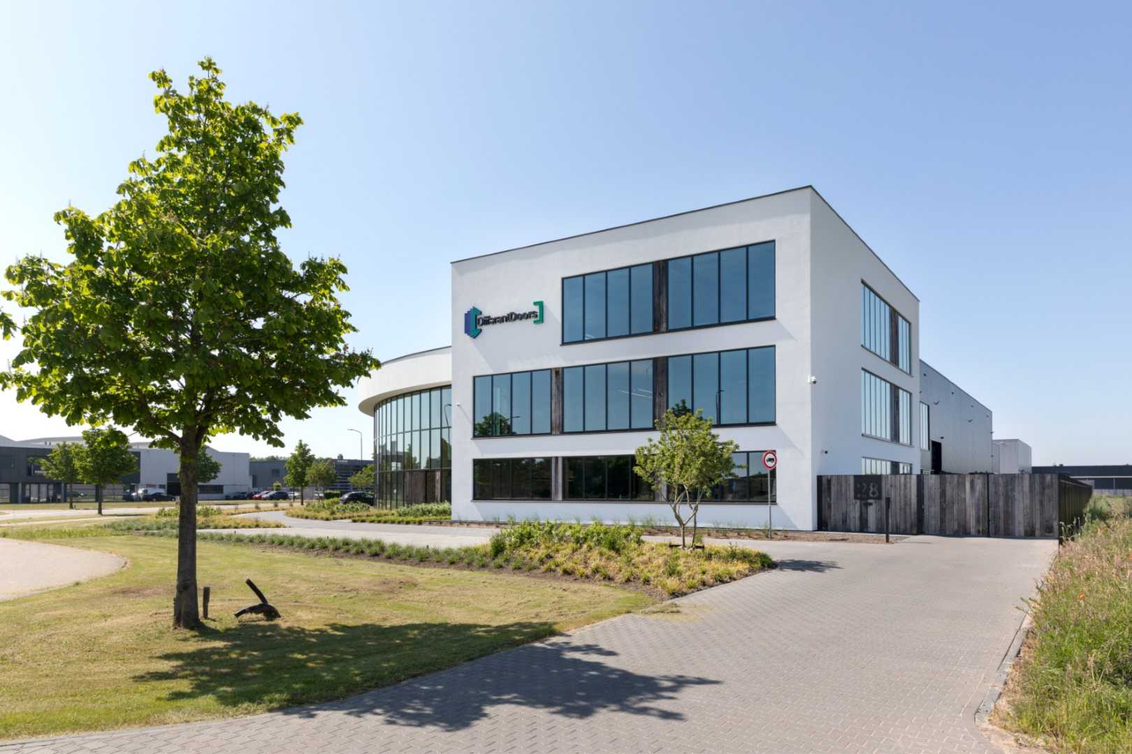 Gebouw met sierpleister gevel