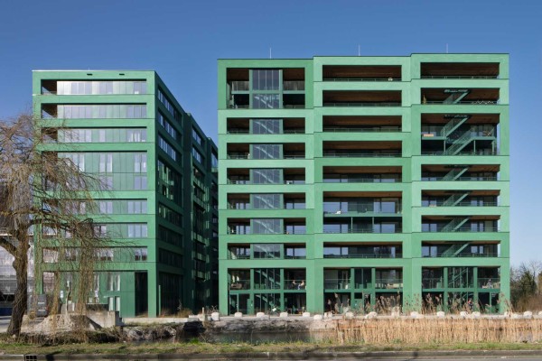 gebouwen met groene gevel