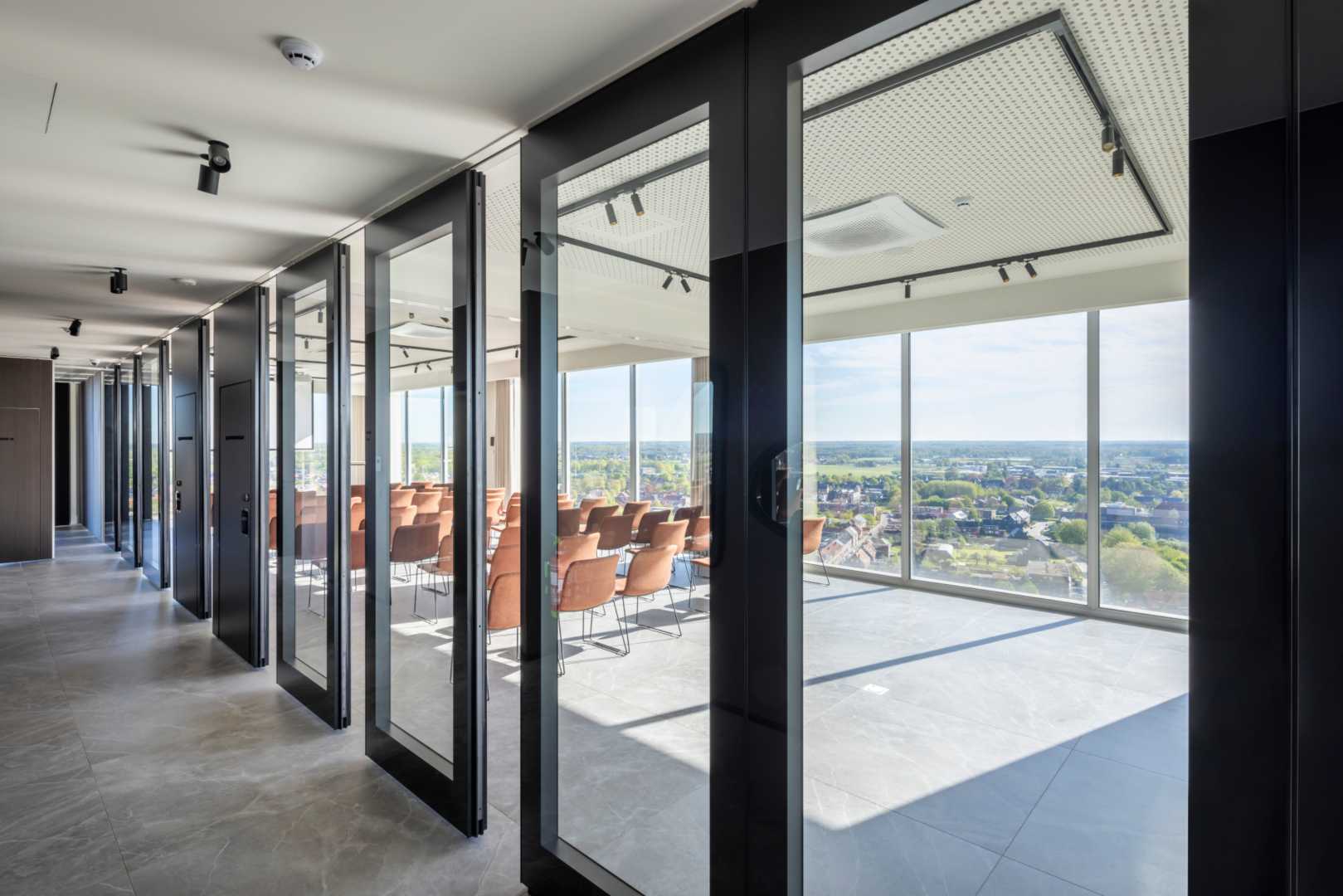 Verplaatsbare wanden bij een presentatieruimte