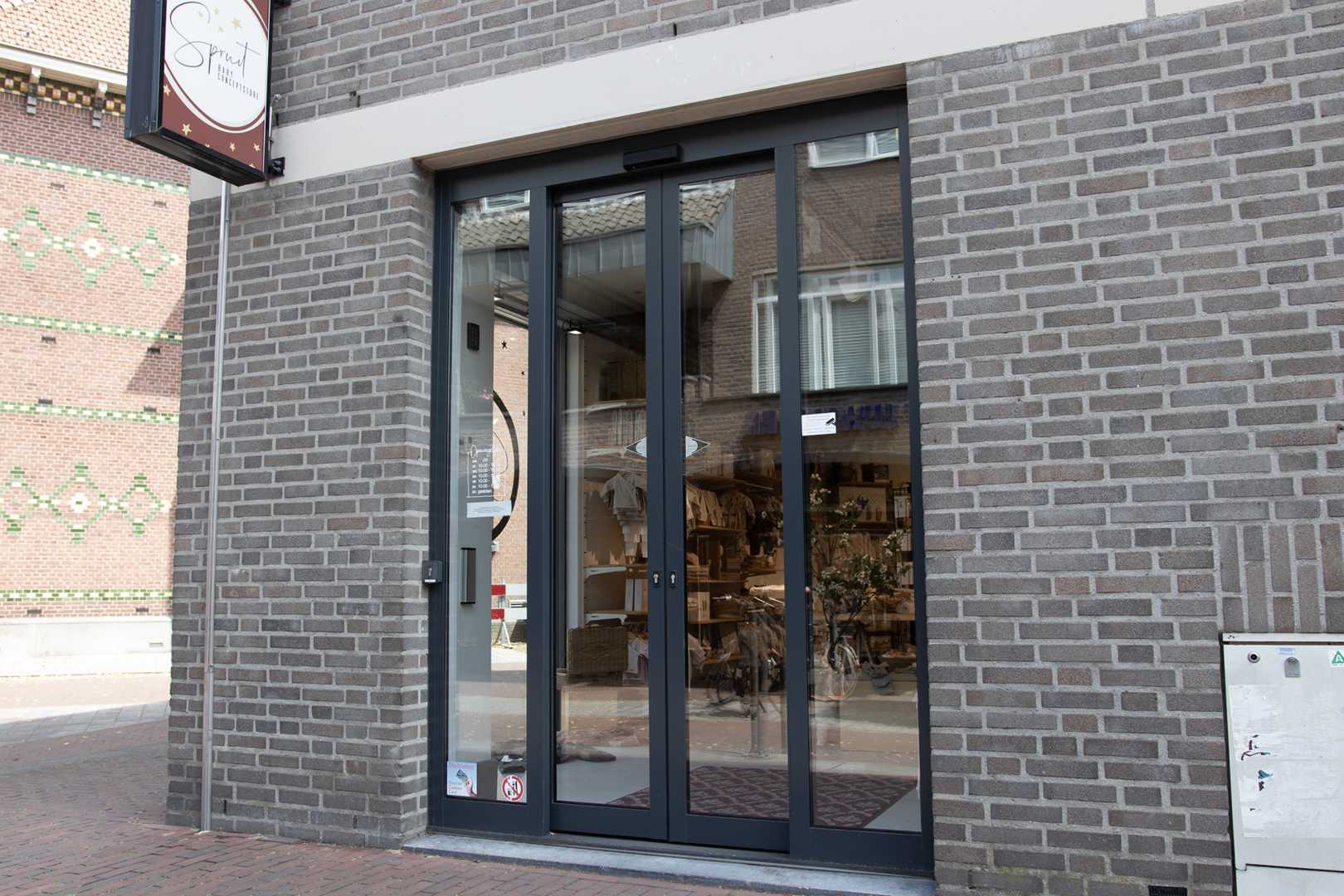 Automatische winkeldeur